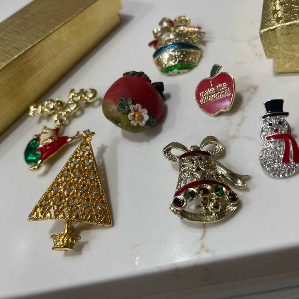 Festive Brooch Set (Teacher and Holiday)